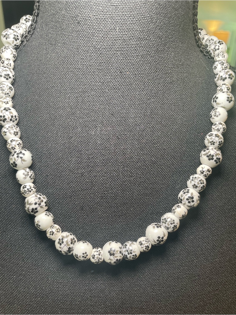 White and Black Floral Glass Beads Necklace - Women Jewelry